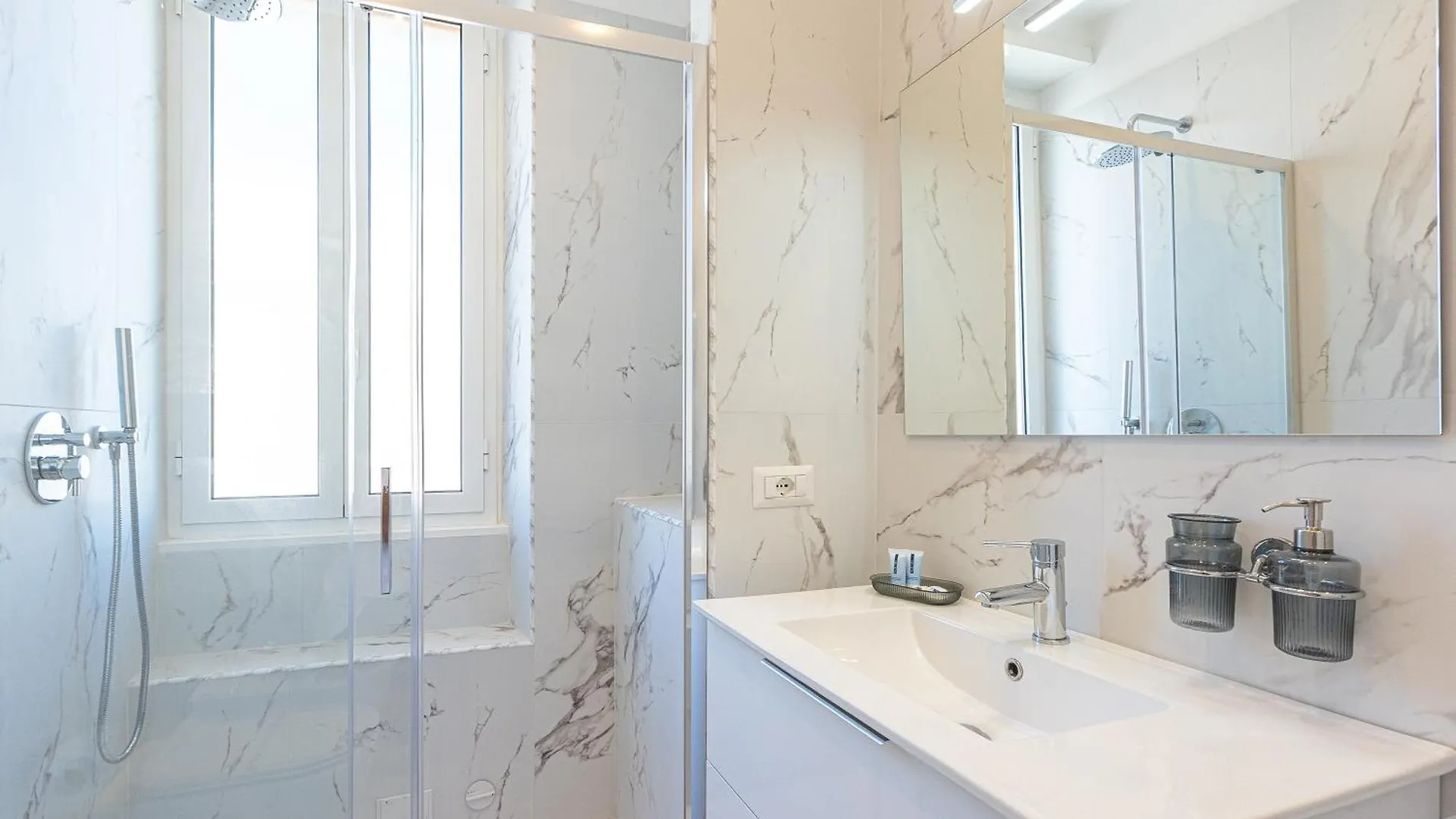 Constance Apartment By Rental In Rom